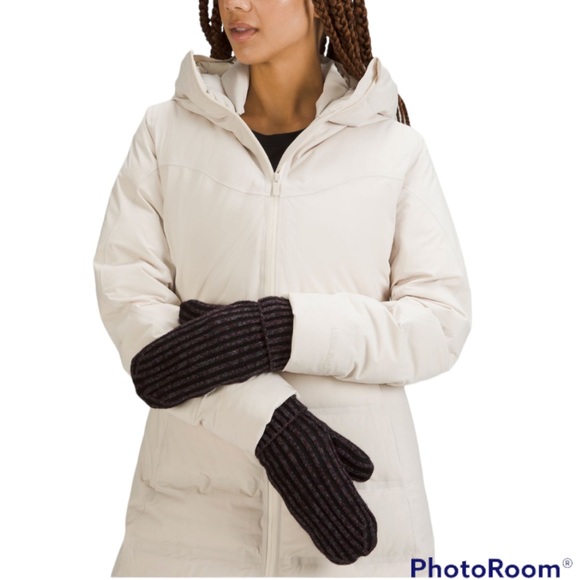 lululemon athletica Accessories - NWT Lululemon Texture Fleece Lined Knit Mittens Size M/L